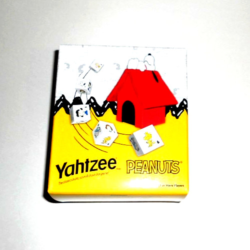 YAHTZEE: Peanuts Edition NEW