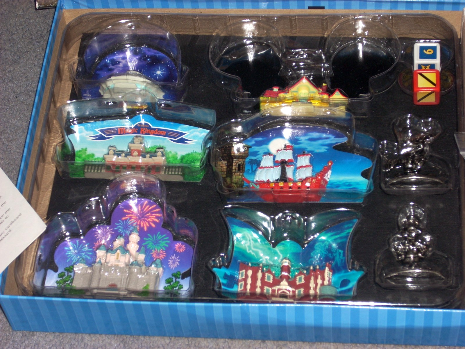 Disney Magic Kingdom Theme Park Board Game Parker Brothers 2004 Complete