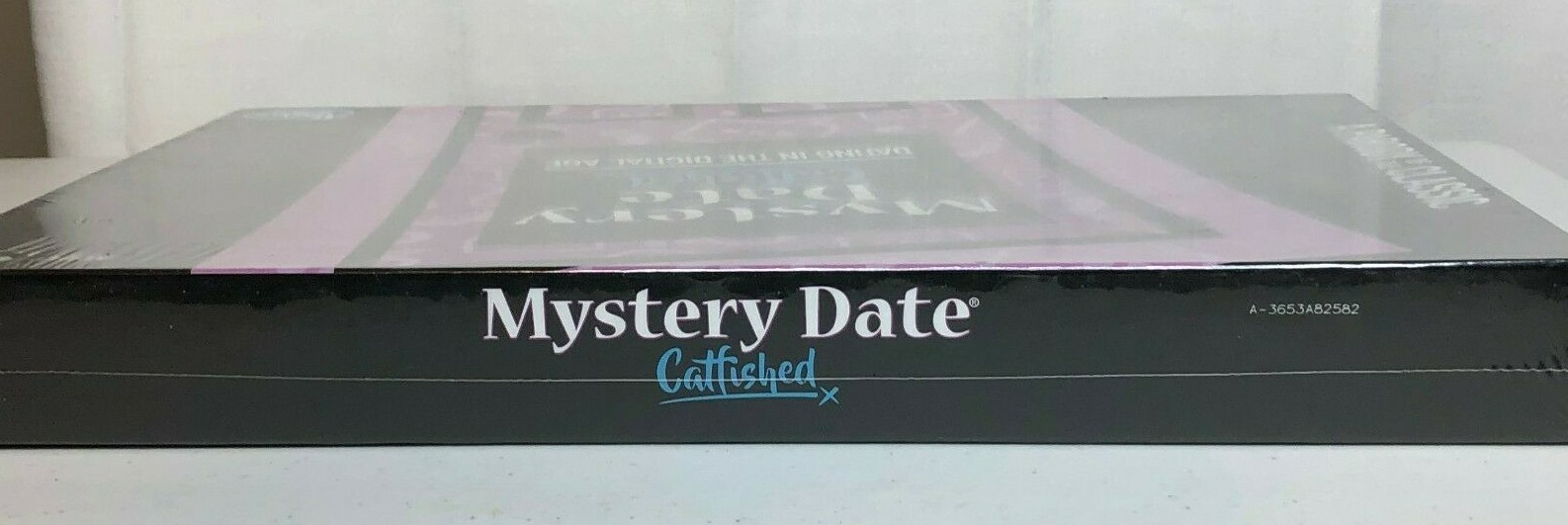 MYSTERY DATE CATFISHED DATING IN THE DIGITAL AGE Game Hasbro 2018