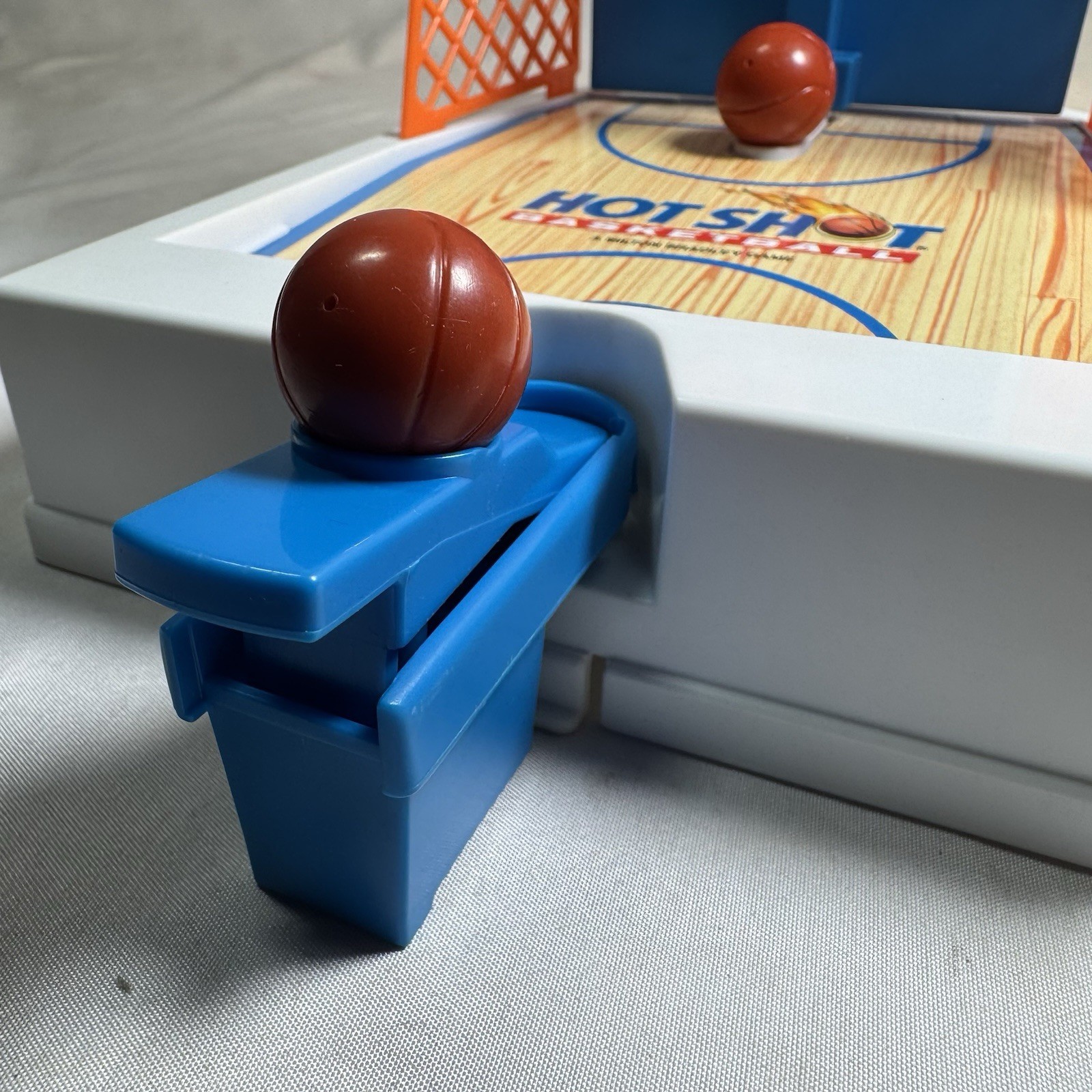 Vintage 1992 Milton Bradley Travel Hot Shot Basketball Game w/ Box