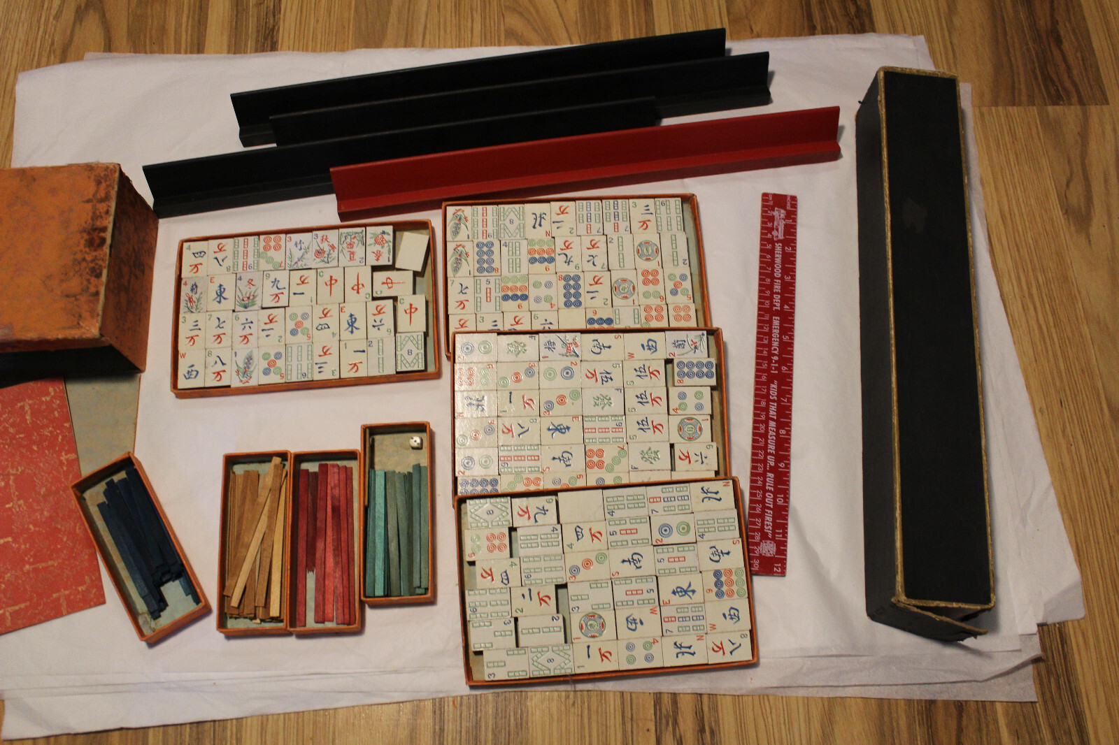 1923 MahJong Mah Jong Milton Bradley 4 RARE TILE RACKS 143 Tiles Instruction