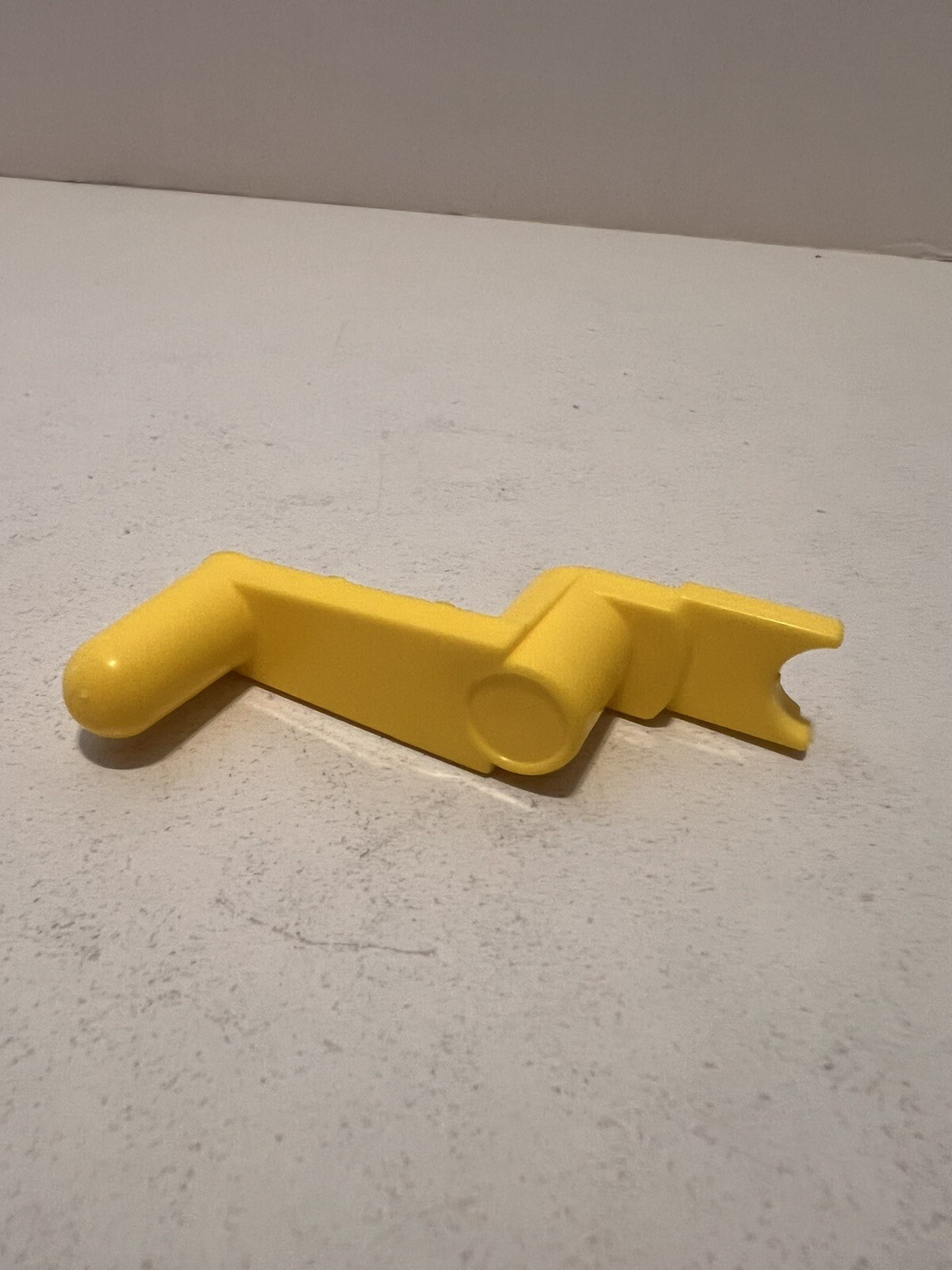 THE GRAPE ESCAPE Board Game 1992 One (1) Piece Turn Handle Replacement Part