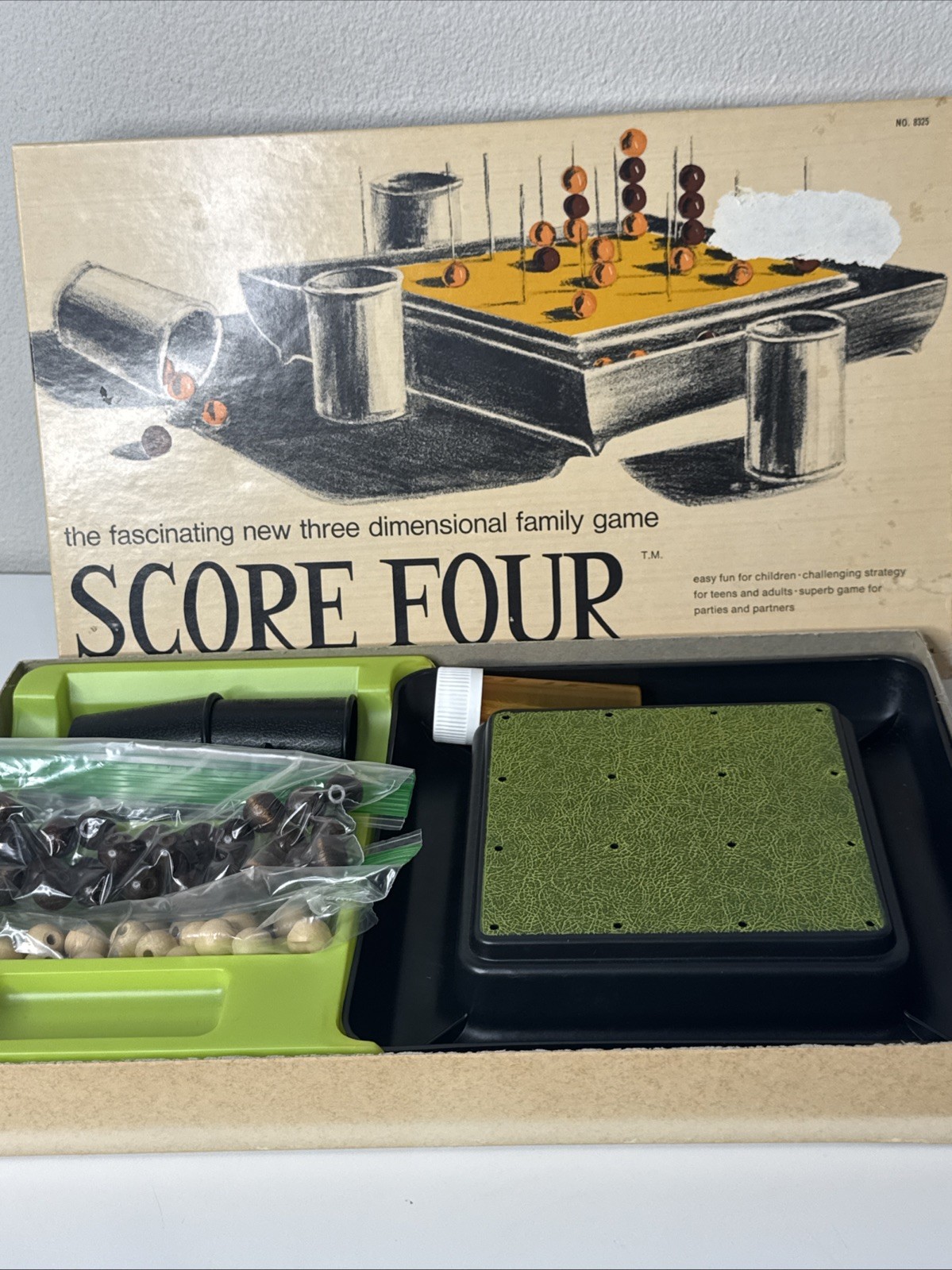 VTG Score Four Family 3 Dimensional Board Game 1971 USA 2-8 Players Complete!