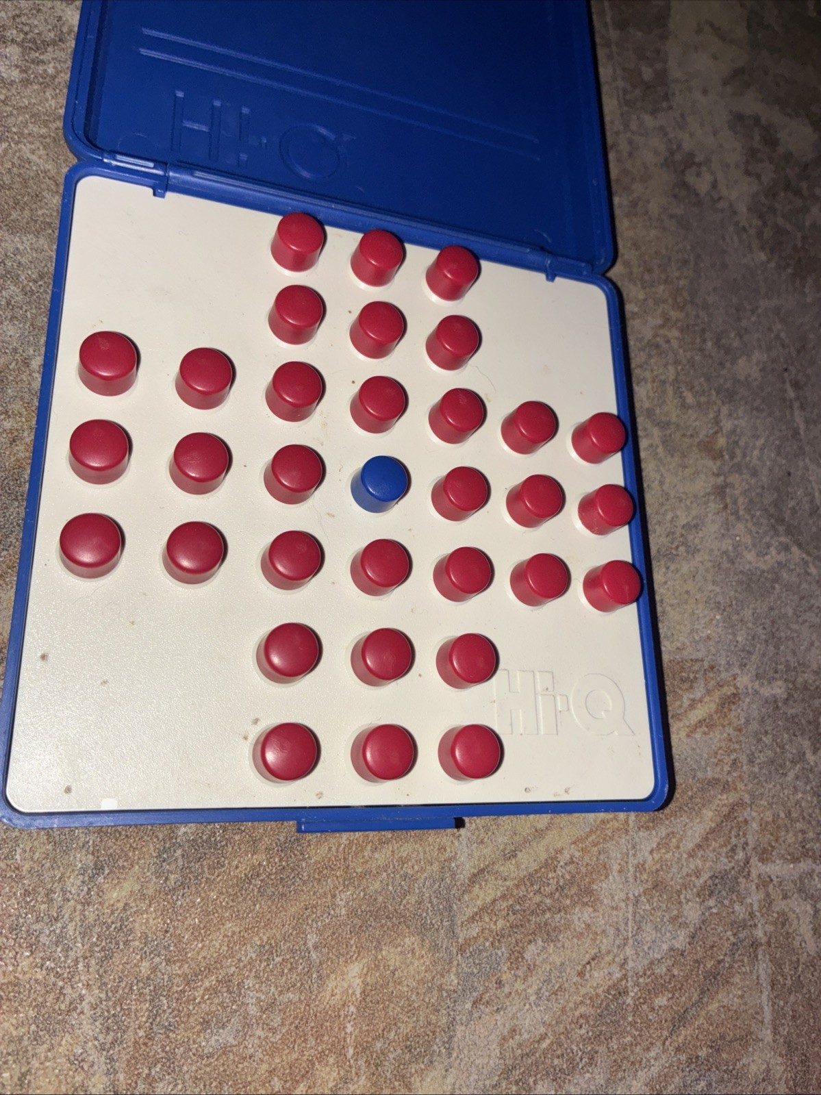Vintage Hi-Q Solitaire Peg Game with Travel Case Complete 1998