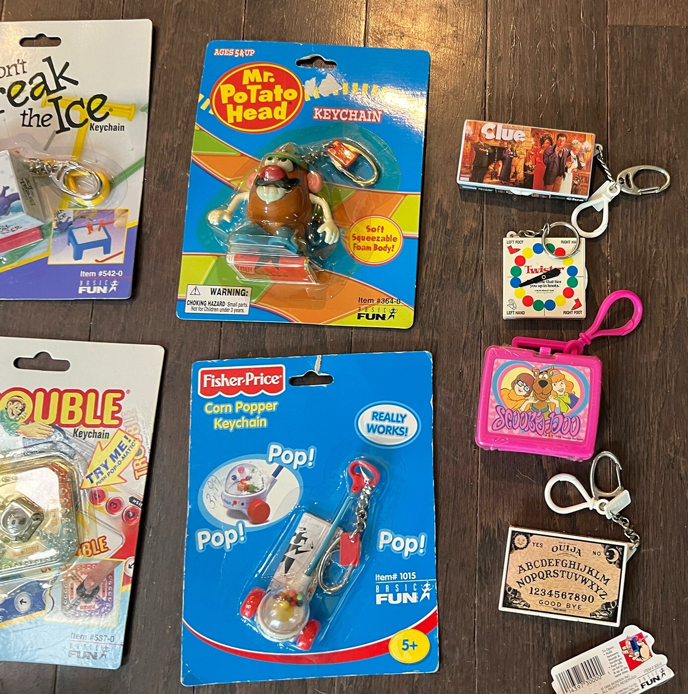 Vintage 1990’s – 2000’s MINI GAME KEYCHAIN LOT of 25 – BOX BOARD & PIECES