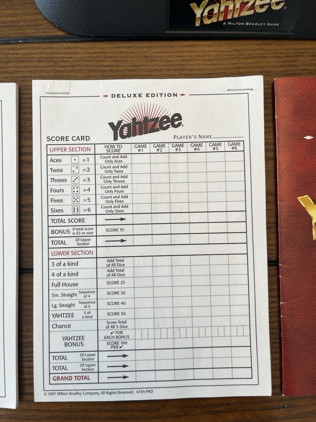 1997 Milton Bradley Yahtzee Deluxe Edition Complete Gold Fleck Dice Felt Tray