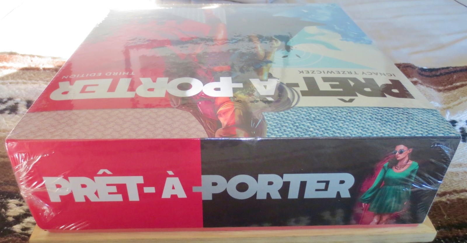 Pret a Porter board game 2019 Portal Games in shrink with promos free shipping