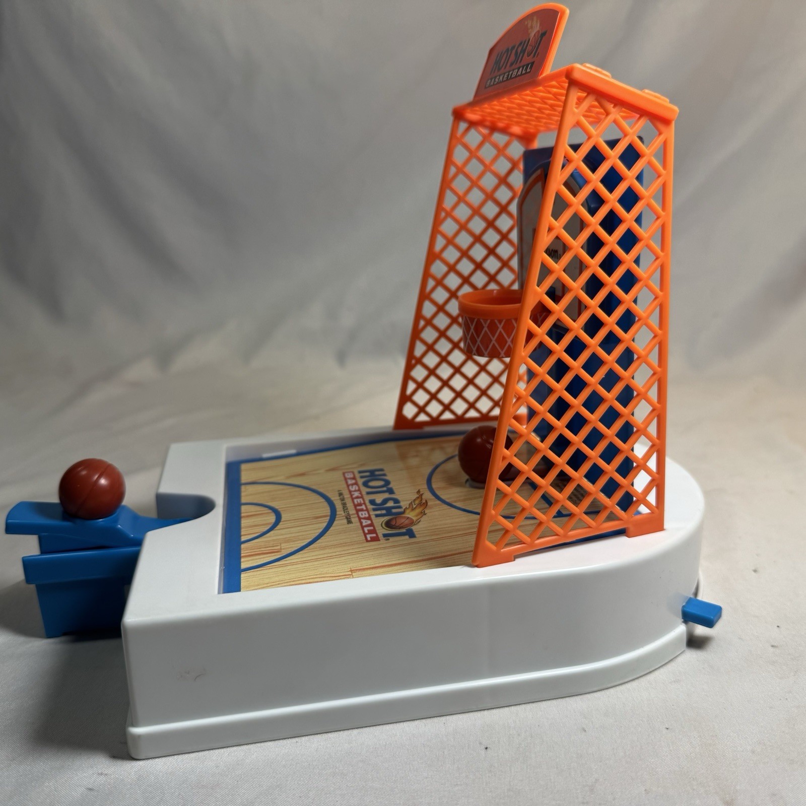 Vintage 1992 Milton Bradley Travel Hot Shot Basketball Game w/ Box