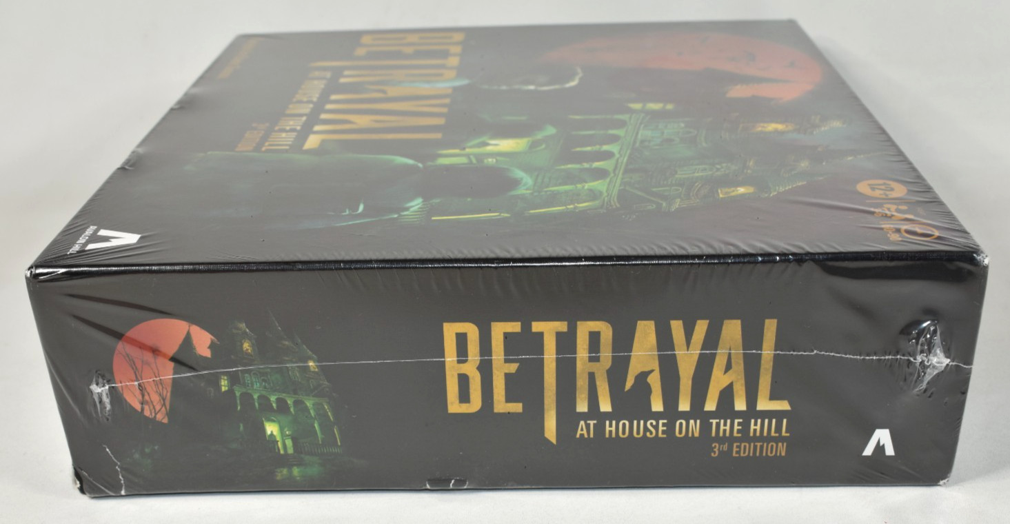 Betrayal at the House on the Hill Board Game 3rd Edition DAMAGED BOX Avalon Hill