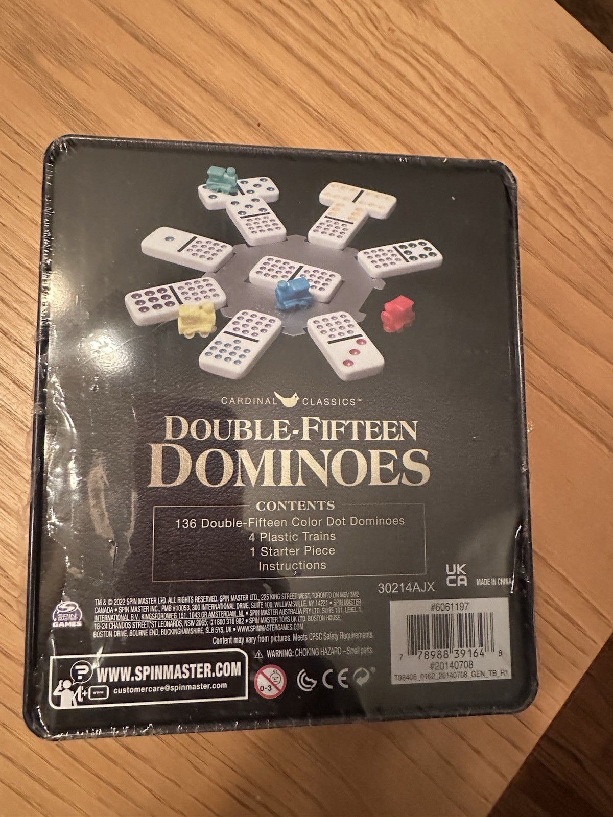 New Cardinal Classics Double Fifteen Dominoes 136 Tile Game Set – Brand New!