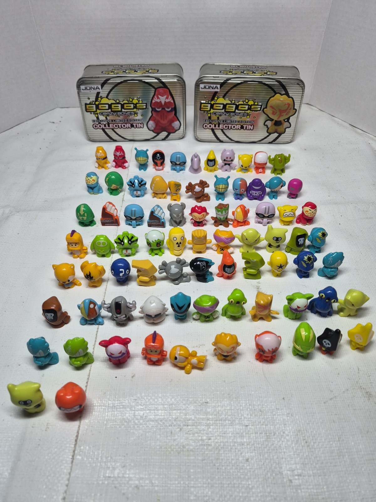 2010 JONA Gogo’s Crazy Bones Exclusive Ltd Edition Collector Tins 78 Figurines