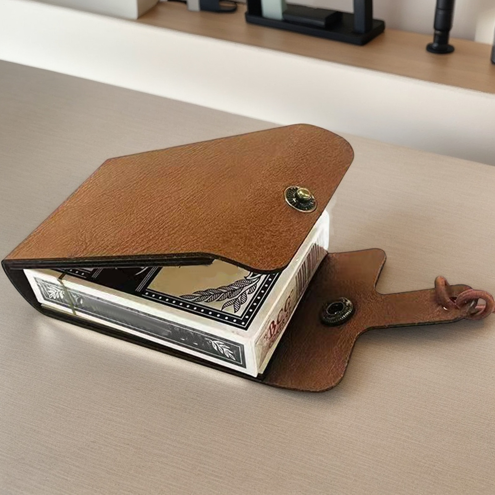 Traditional Cribbage Board Game Leather Storage Folding Classic Playing Cards