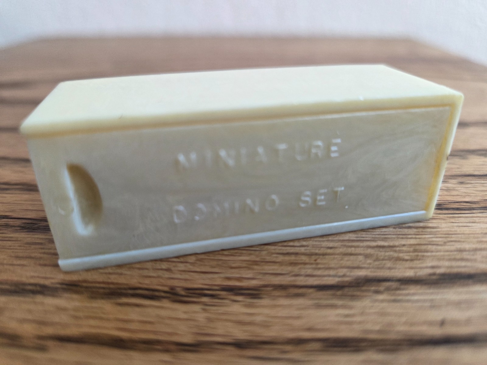 VTG Shackman Tiny Miniature Dominoes Set w/ Case Bone Color Made in Hong Kong