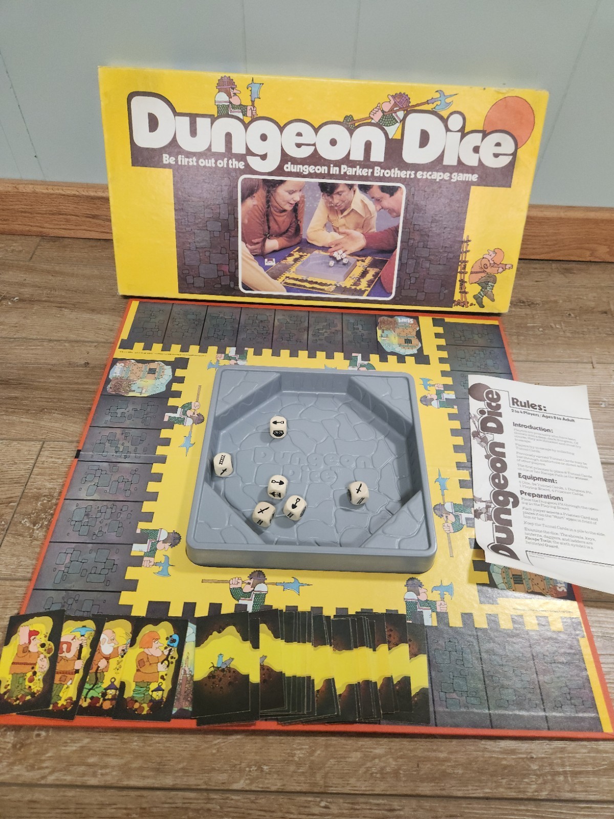 Vintage 1977 Dungeon Dice Board Game Parker Brothers