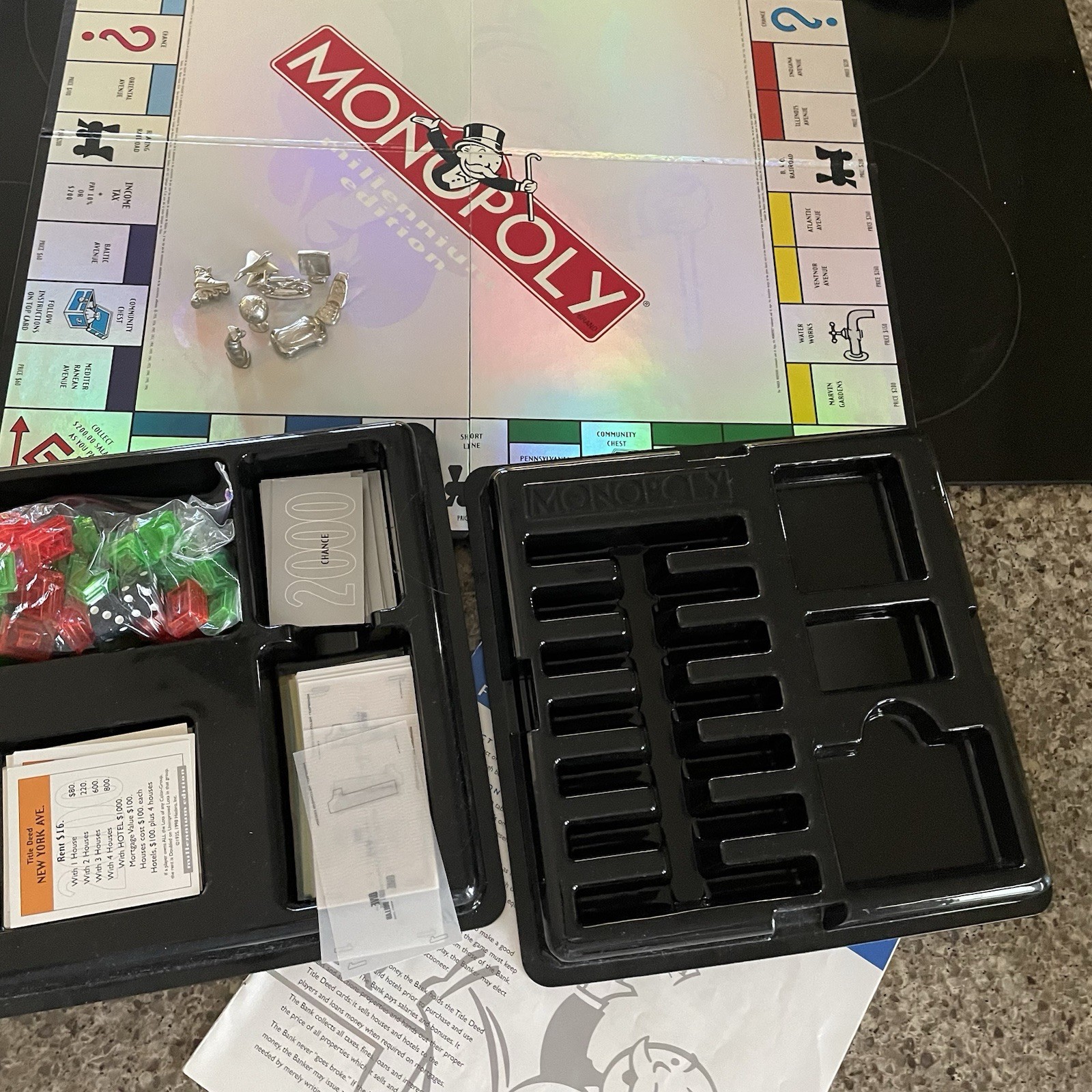 Parker Brothers Monopoly 2000 Millennium Edition