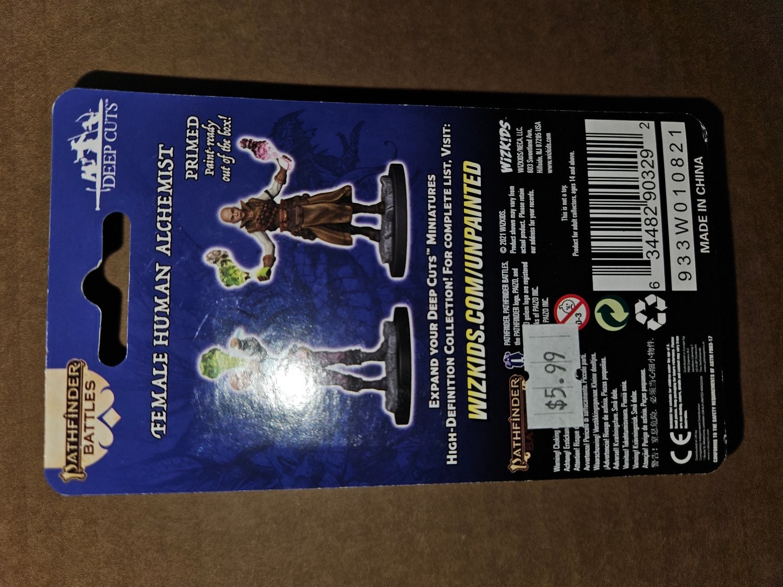 Pathfinder Battles Female Human Alchemist Miniature Deep Cuts Unpainted