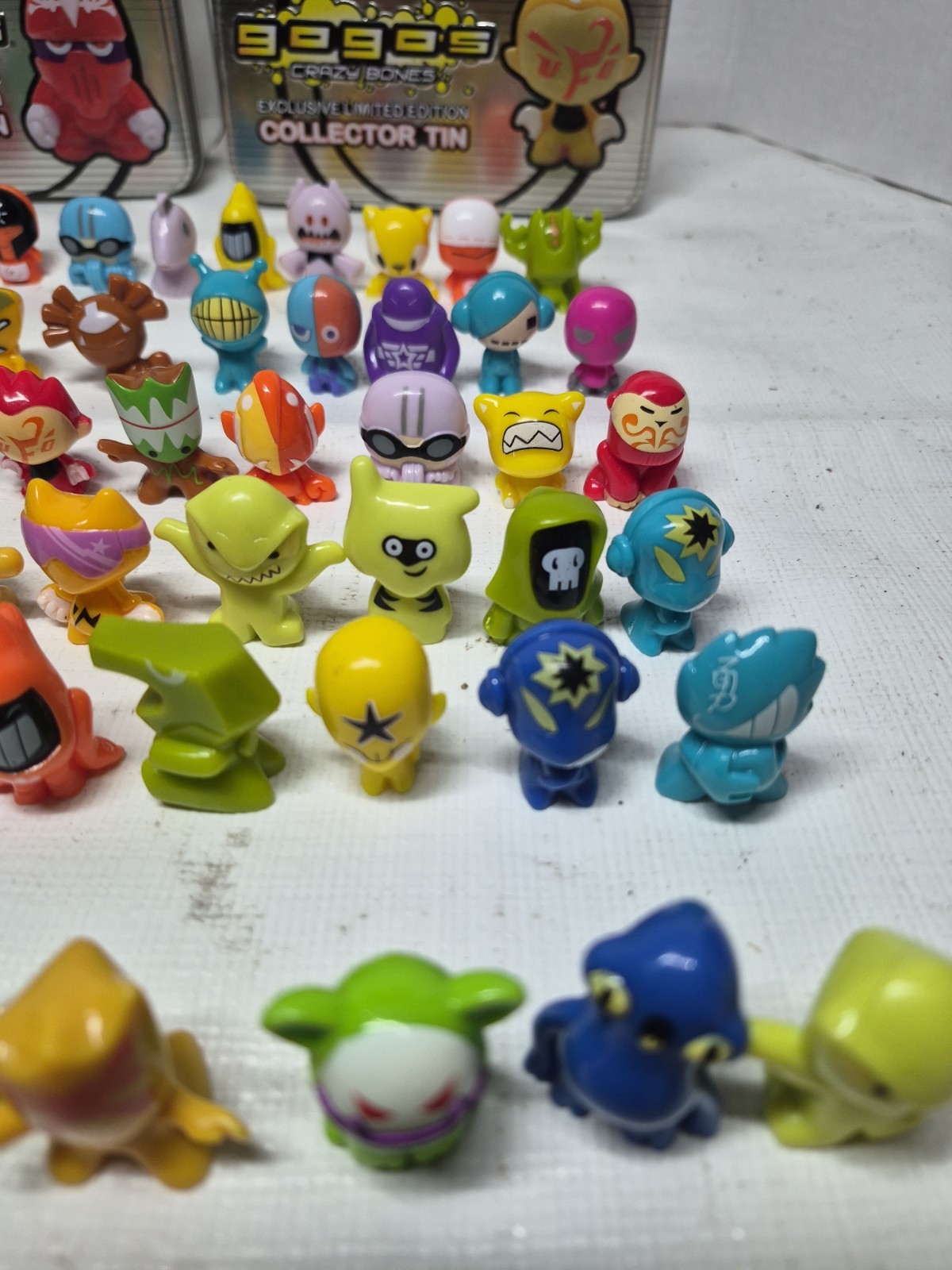 2010 JONA Gogo’s Crazy Bones Exclusive Ltd Edition Collector Tins 78 Figurines