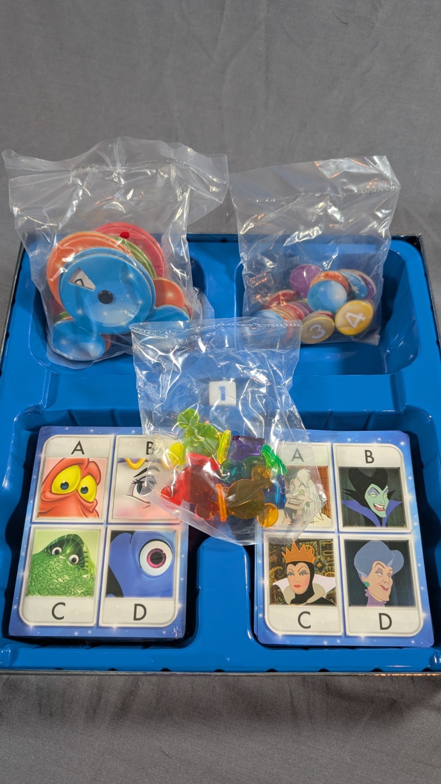 PICTOPIA Disney Edition Picture Trivia Family Board Game -New Open Box