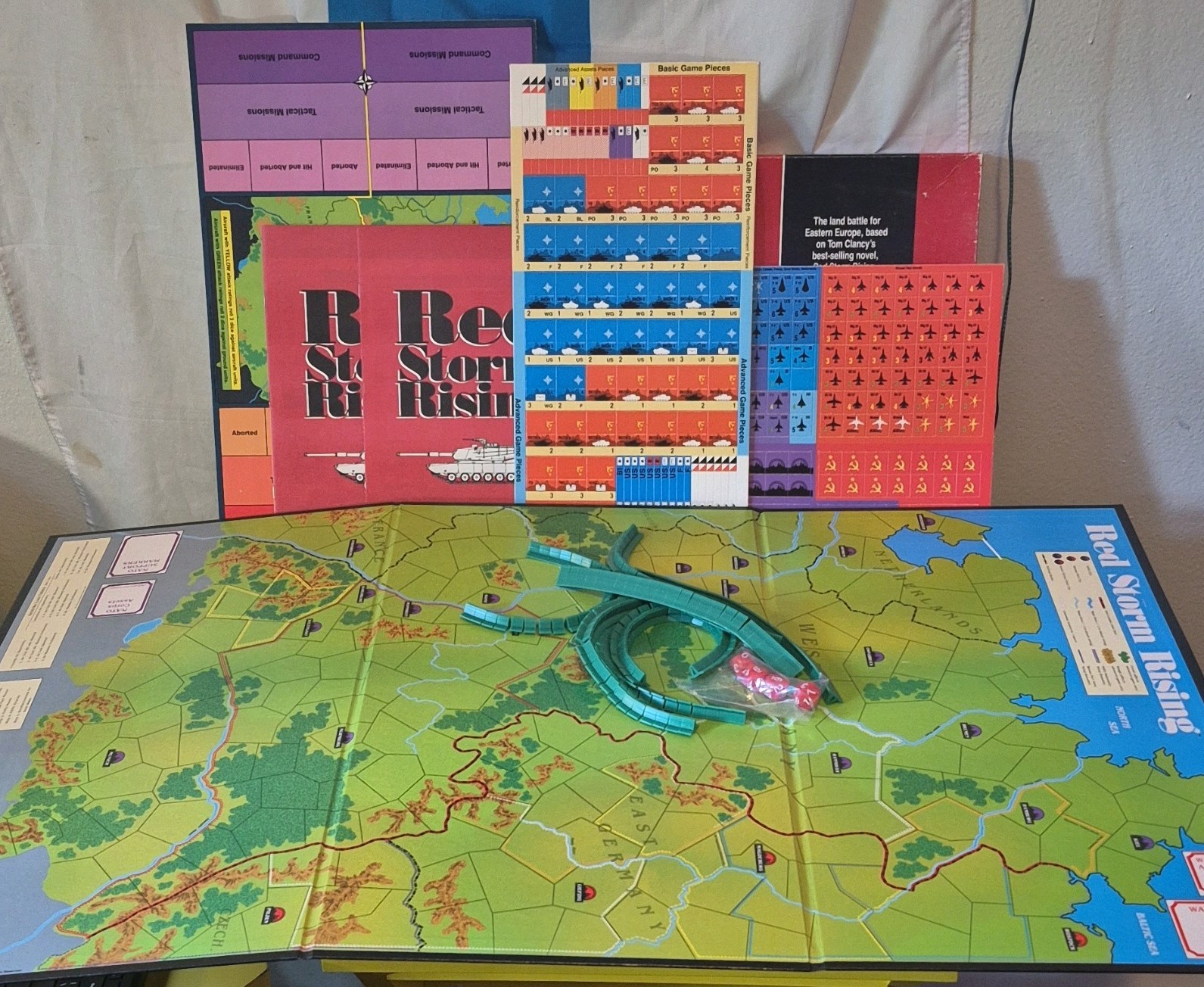 TSR Red Storm Rising War Board Game 1989 Dice Game Board Rulebook Plastic Bases