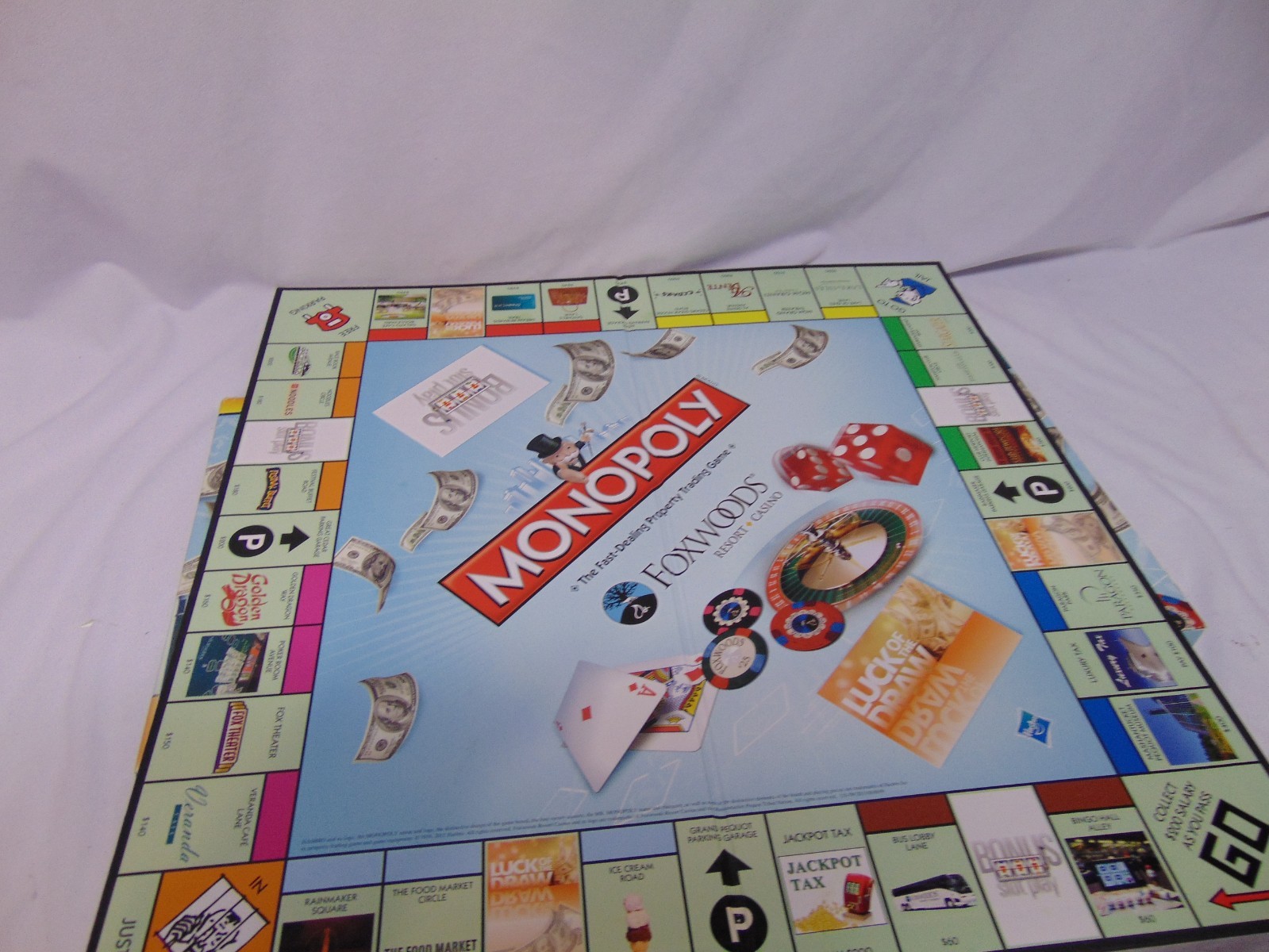 2011 Monopoly Foxwoods Casino edition Board game complete in box 6 tokens slot