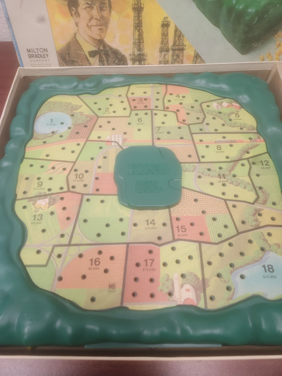 1974 Milton Bradley King Oil Strategy Board Game