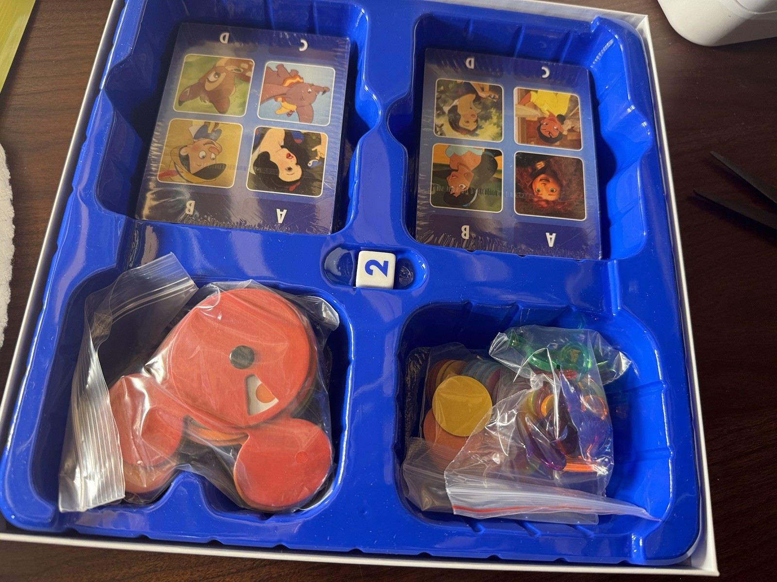 Pictopia Disney Edition Picture Trivia Family Game Ravensburger Open Box New