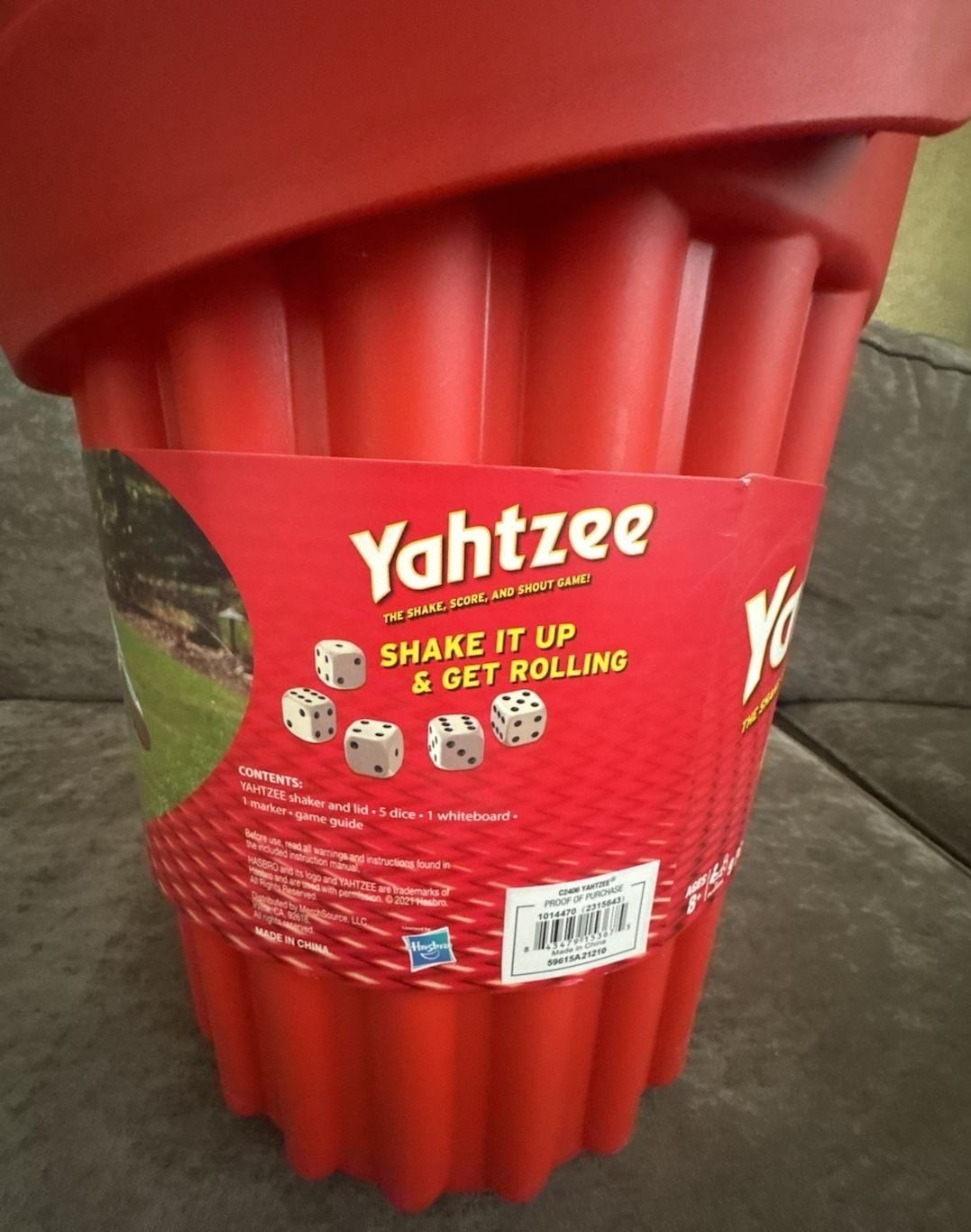 Hasbro Yahtzee Giant Outdoor Fun 9-Piece Lawn Game Set
