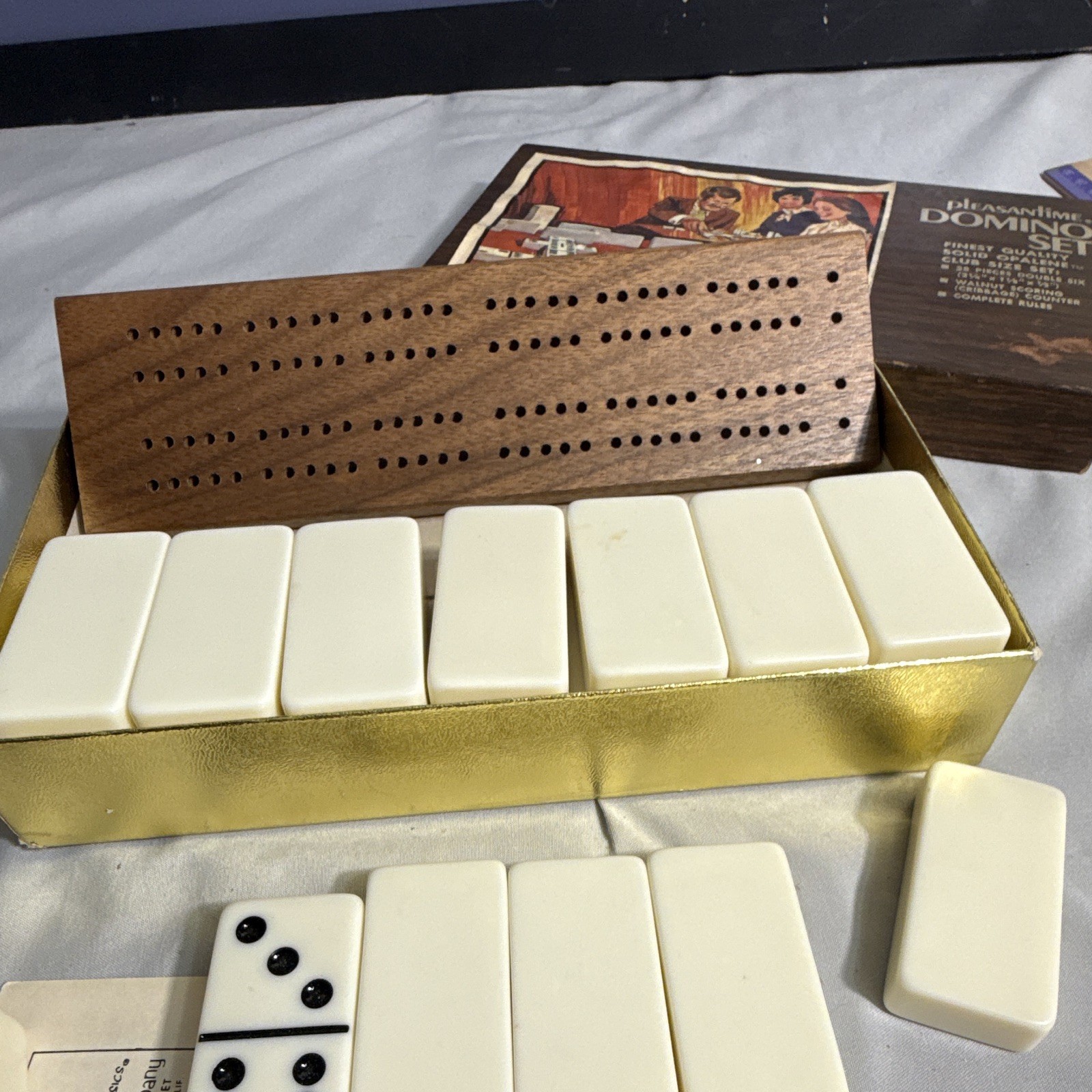 Pleasantime Domino Set Solid Opaline Club Size w/ Walnut Cribbage Counter