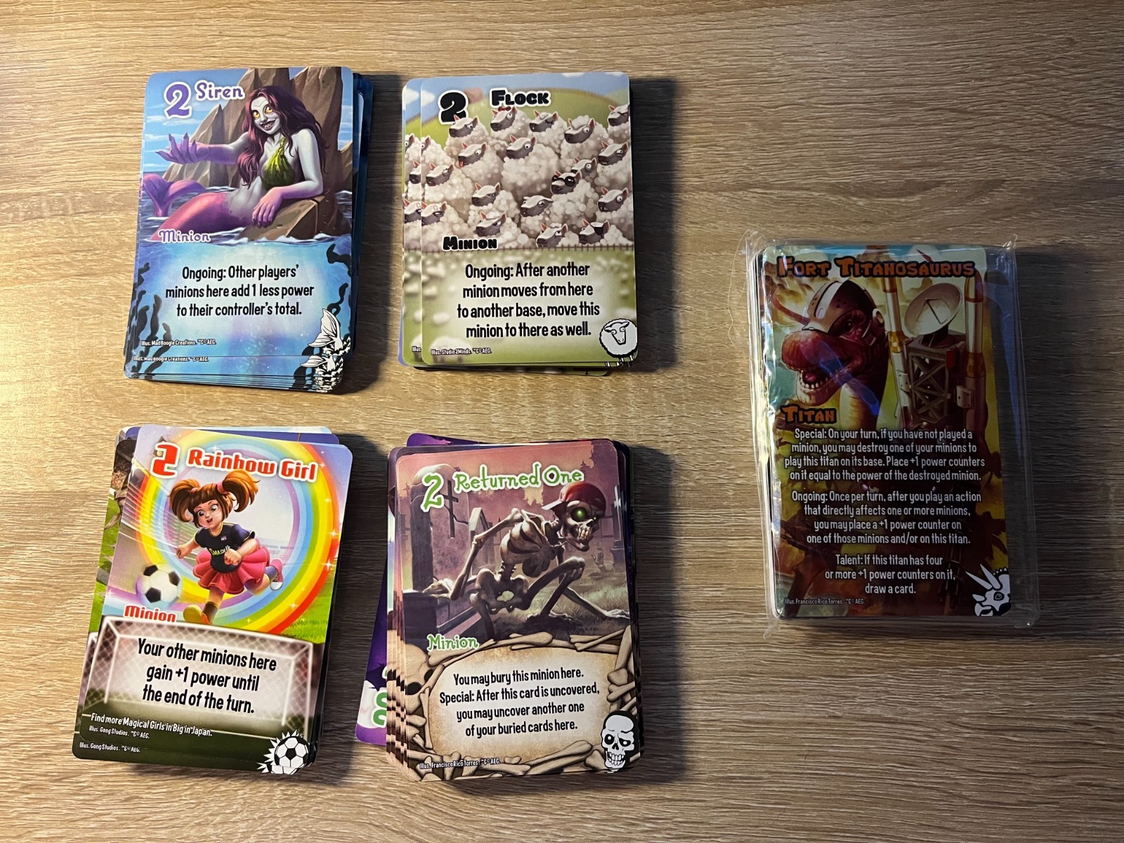 Smash Up: The Bigger Geekier Box + Marvel + 13 Expansions + Penguins + Sheep