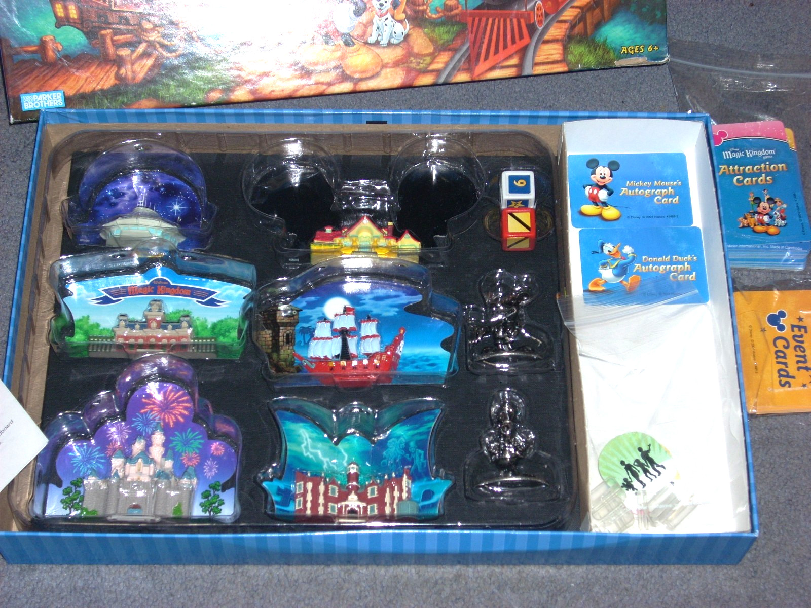 Disney Magic Kingdom Theme Park Board Game Parker Brothers 2004 Complete
