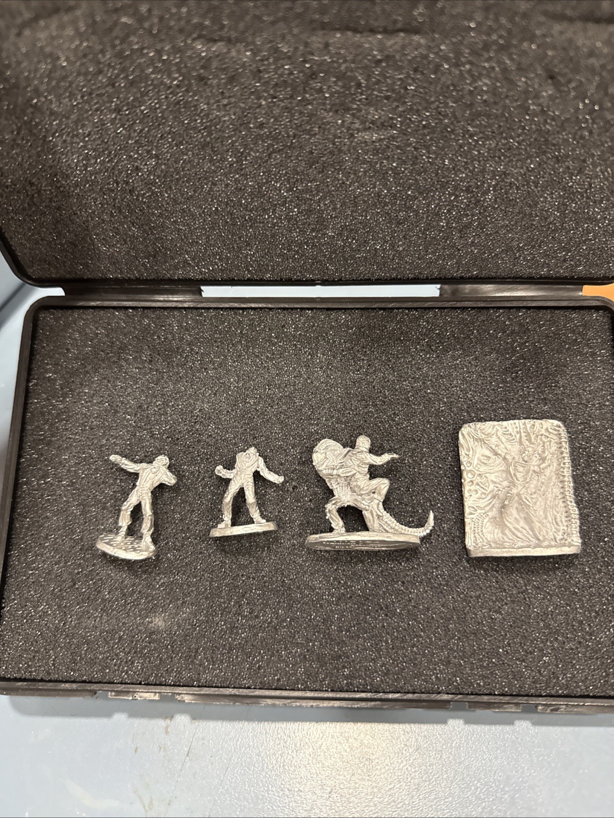 Leading Edge Aliens Game Pieces – Aliens