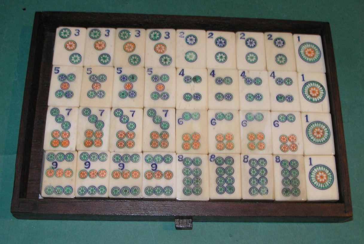 Rare 1920s Bone Bamboo Mahjong Set with Teak Case