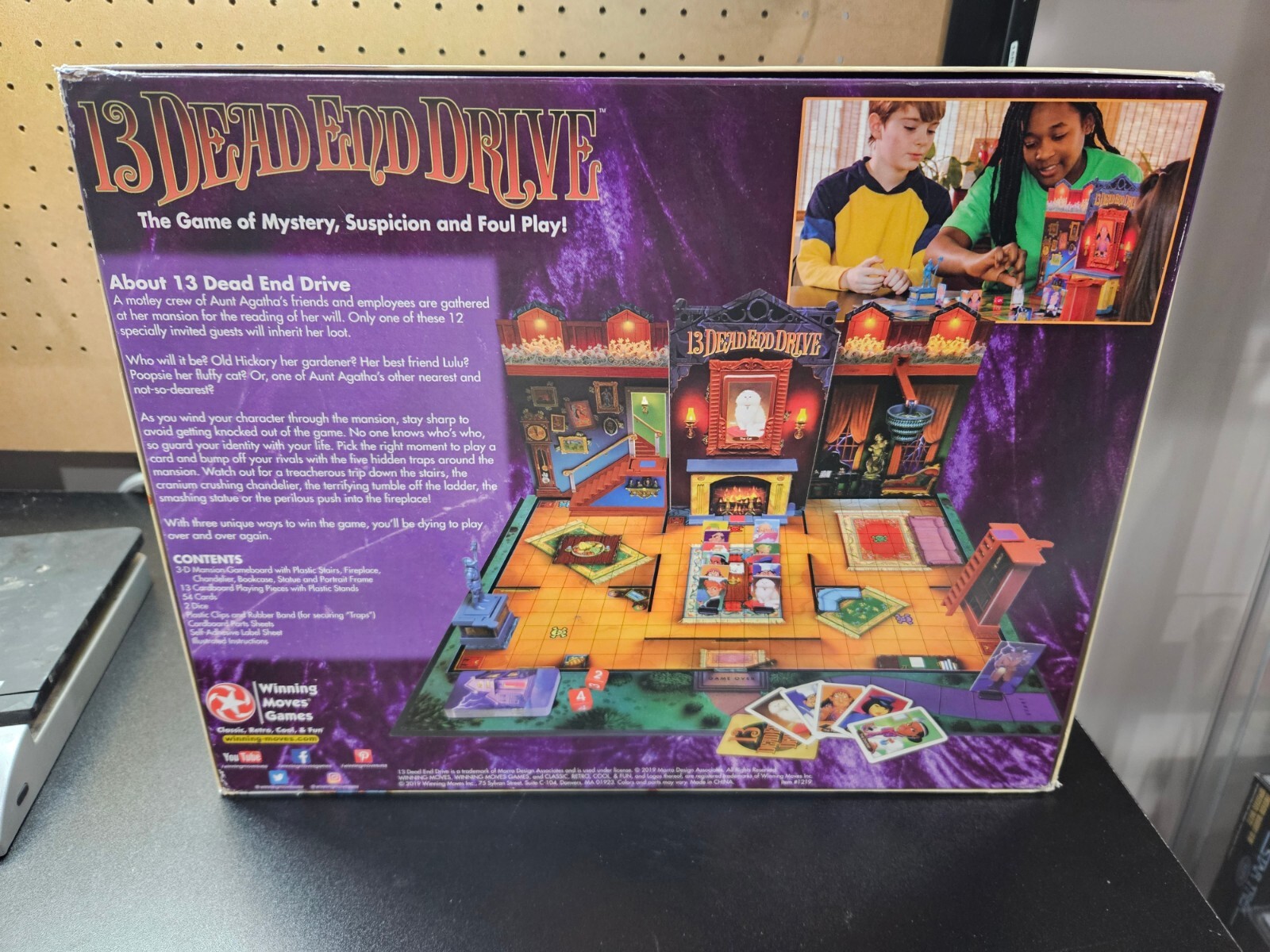 Winning Moves 13 Dead End Drive Mystery, Suspicion and Foul Board Game