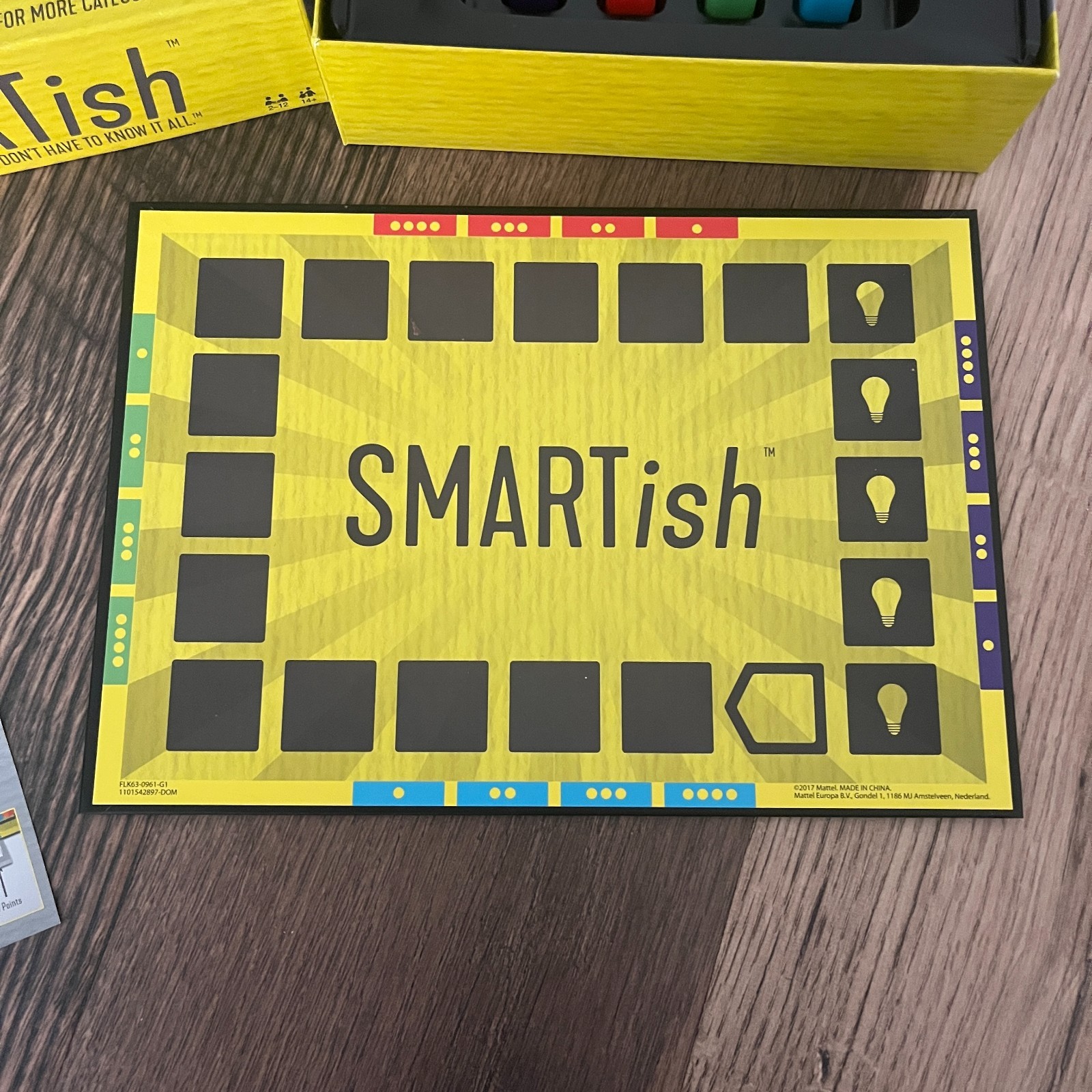 Mattel Games SMARTish Trivia Board Game LNC Ages 14+ 2-12 Players 2017