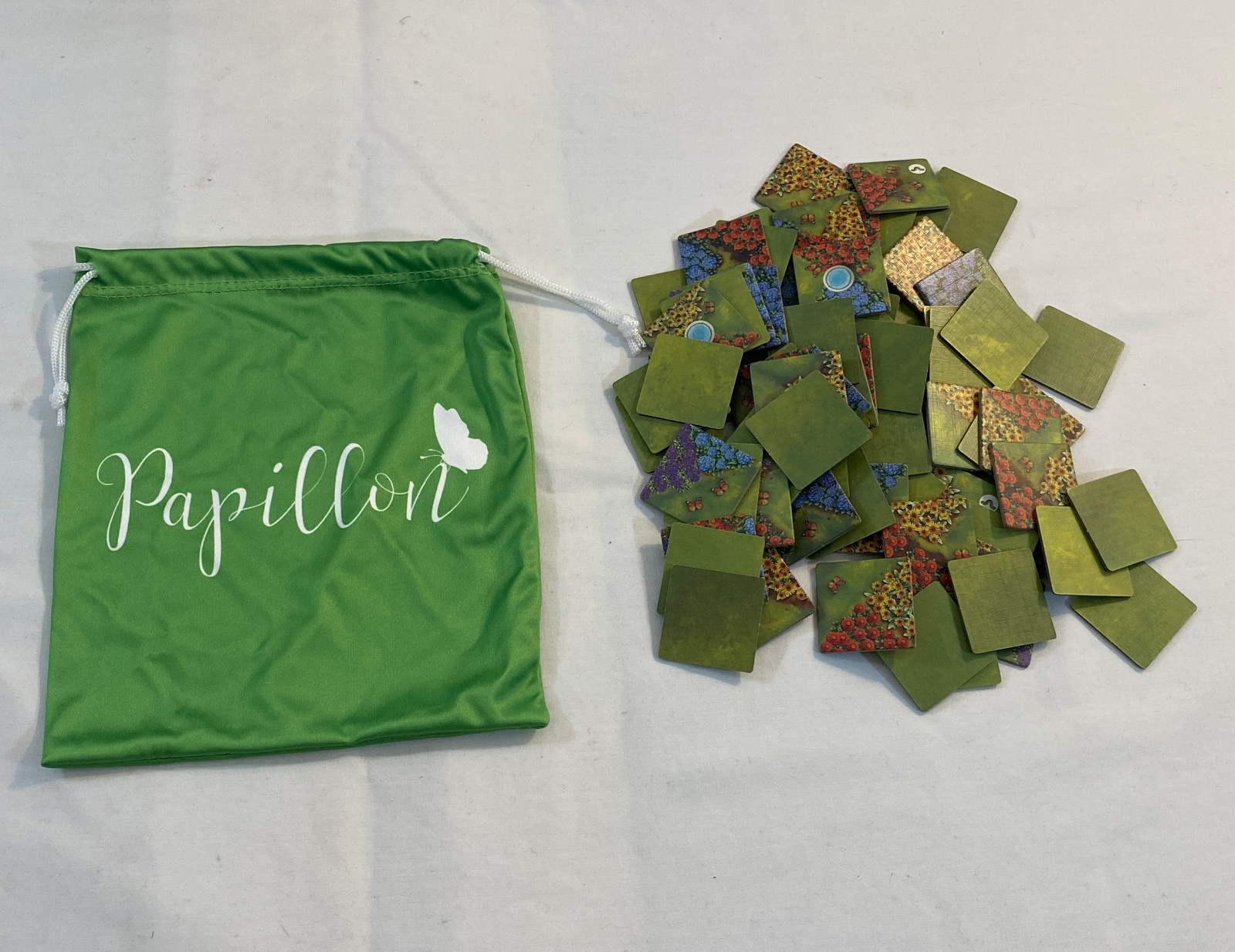 Papillon Board Game Of Butterflies 2020 Kolossal Games EXCELLENT CONDITION