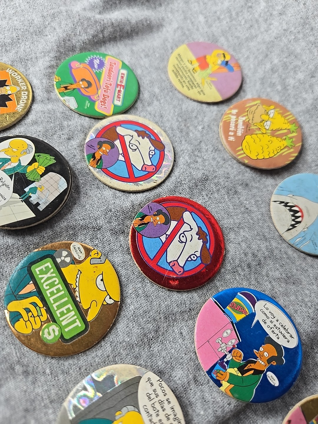 The Simpsons Pickers Lot Of 102 Pogs Tazos Magic Box 2005 Espanol / Ingles