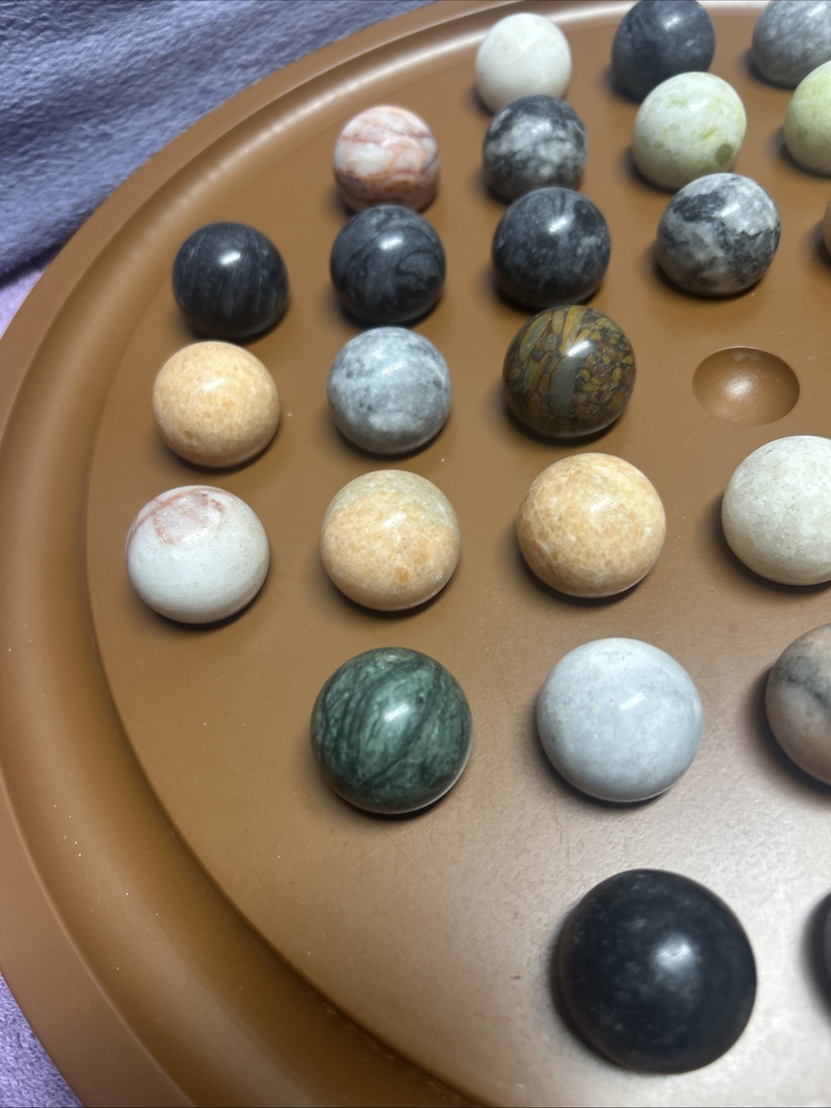 Vtg Semiprecious Stone Marble Solitaire Game 36 1” Stone Marbles 16” Board