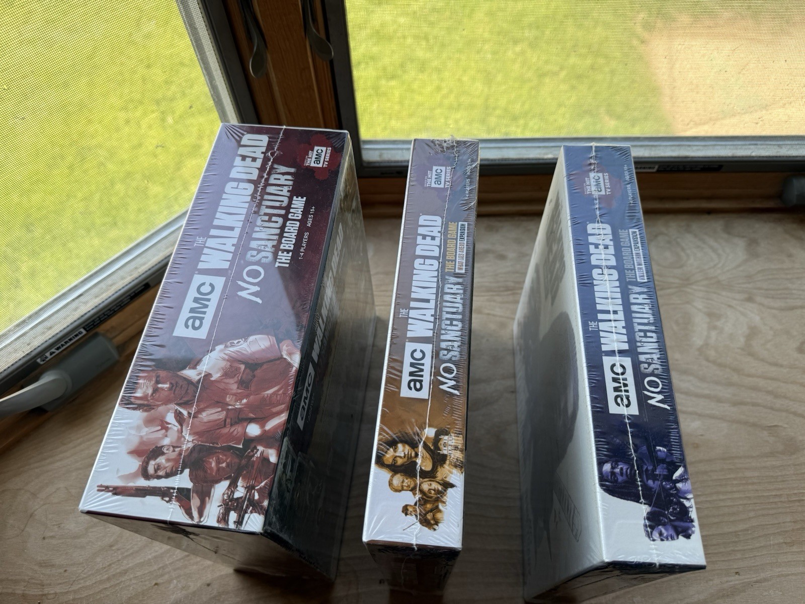 The Walking Dead No Sanctuary with Expansions and Extras