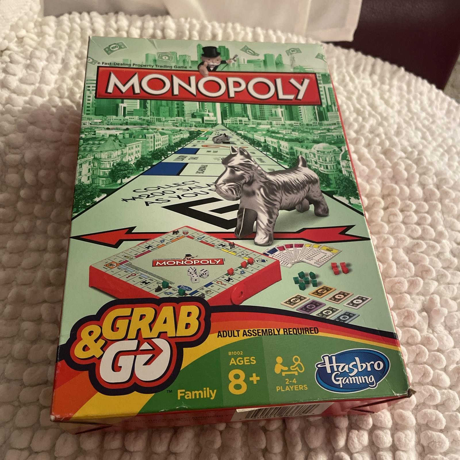 Hasbro Monopoly Grab & Go Game- Travel Size 2-4 players ages 8 & Up New