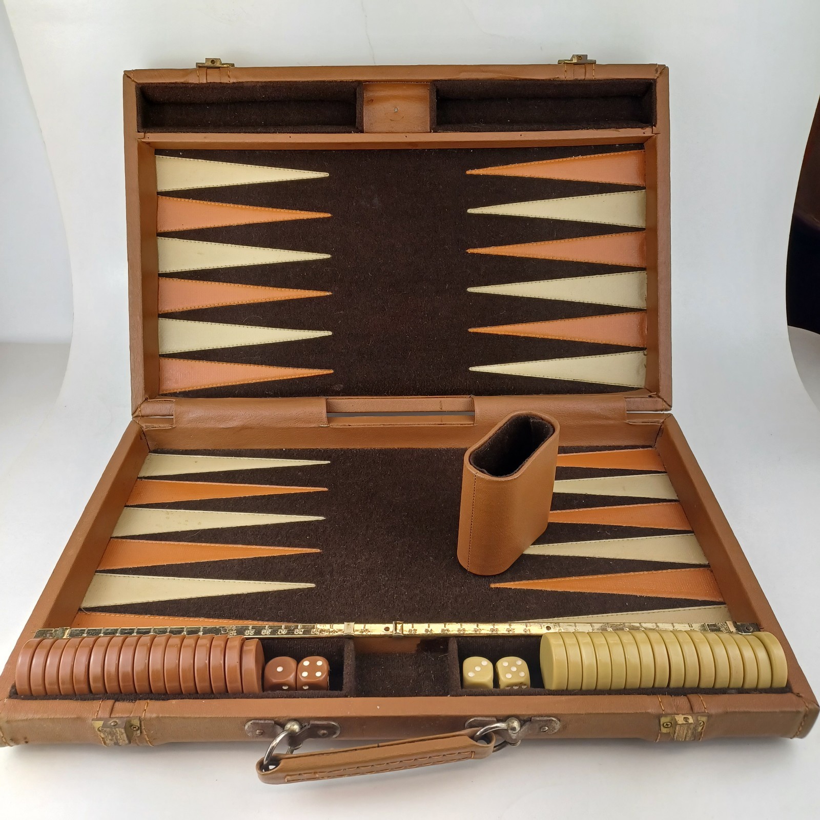 VTG Aries Travel Backgammon Set Brown Tan Orange Brass Score Slider 20″ x 15.5″