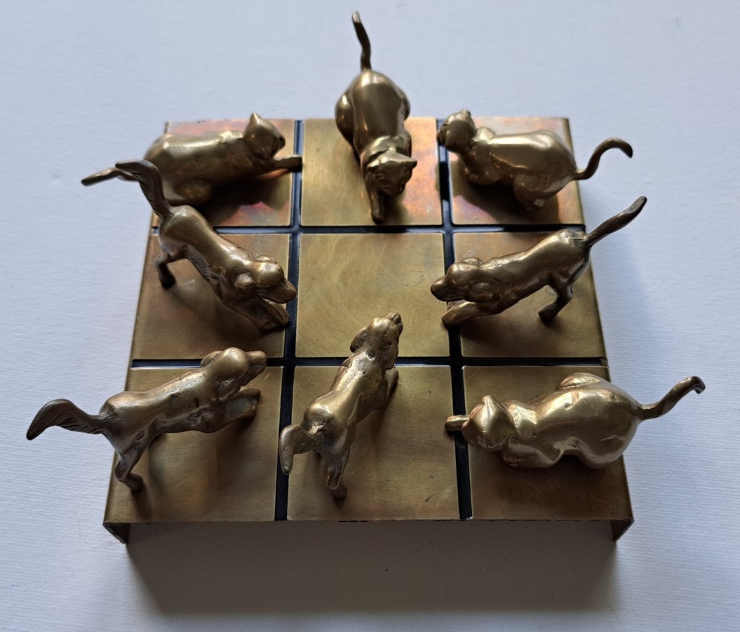 VTG PENCO Brass CAT & DOG Figurine Tic Tac Toe Game Labrador Golden Retriever