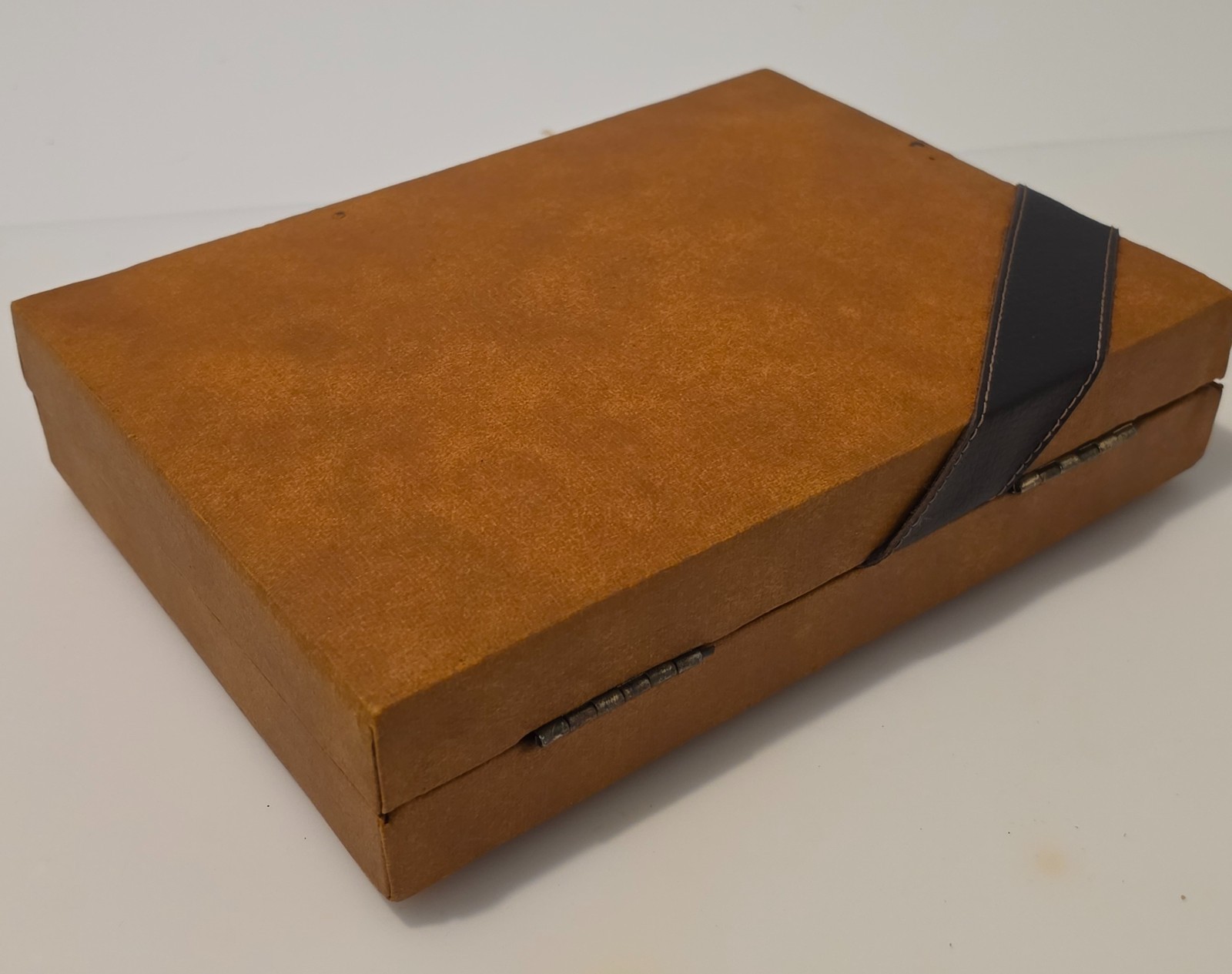 Vintage Backgammon Set Brown White Faux Leather Case Portable 9.5″x7″