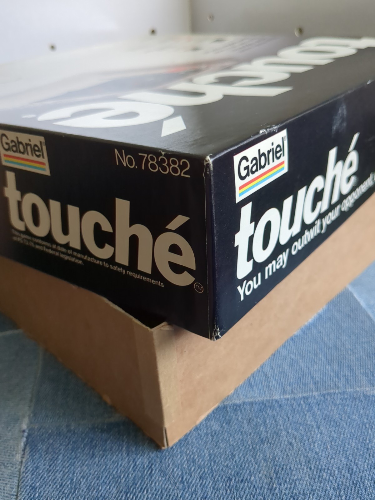 TOUCHE Magnetic Flip Strategy Complete Board Game 1977 Gabriel #78382