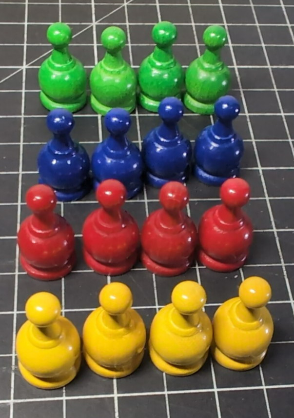 Vtg 1975 Parcheesi Game Parts 16 Wooden Pawns & 4 Shaker Cups Selchow & Richter