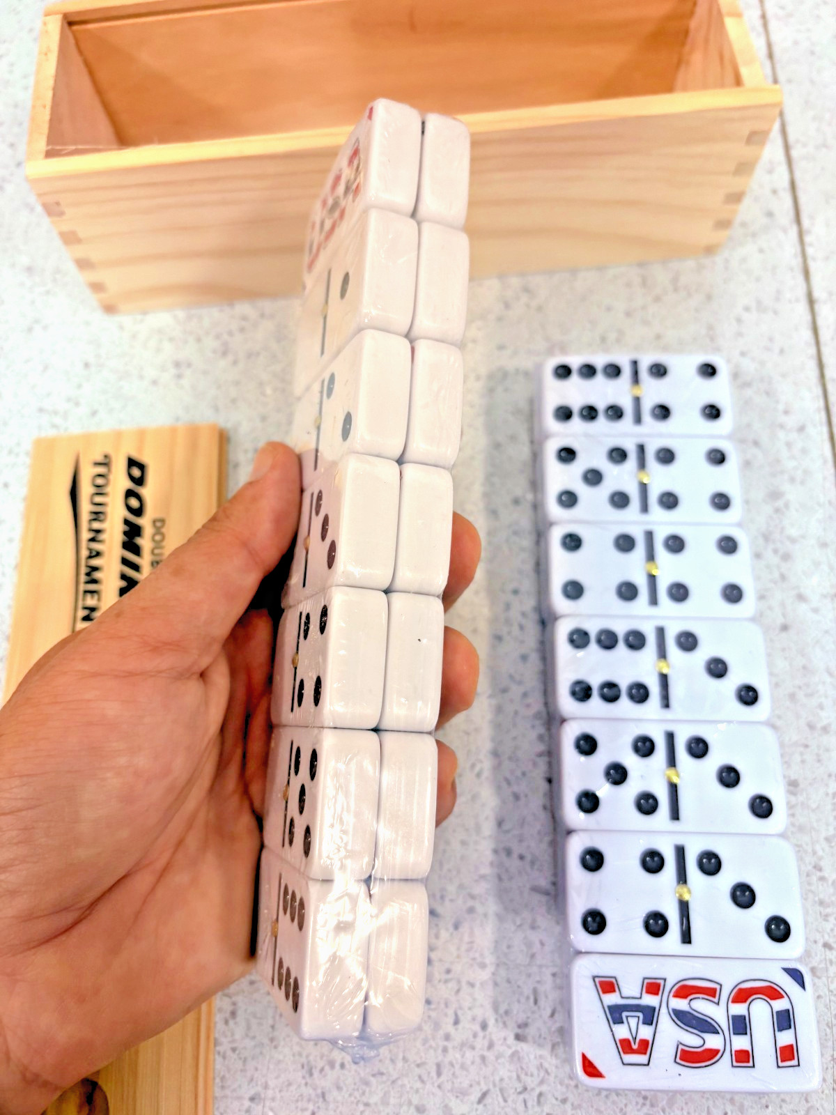 Domino Set of 28 Double Six Dominoes Wood Box Center Pins Easy Flip, FREE SHIP!