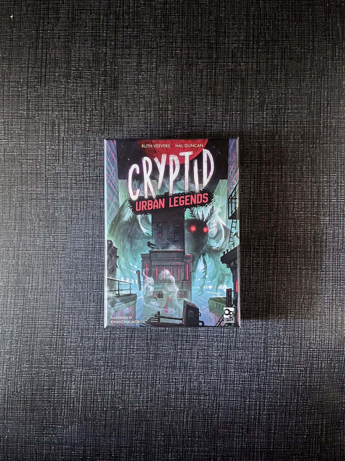 Cryptid: Urban Legends – A Competitive Asymmetric Deduction Game For 2 Players