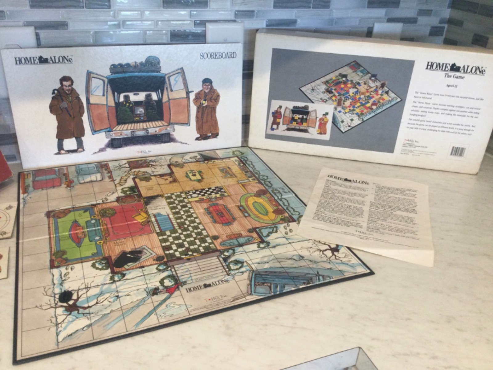 VINTAGE HOME ALONE BOARD GAME 1991 COMPLETE