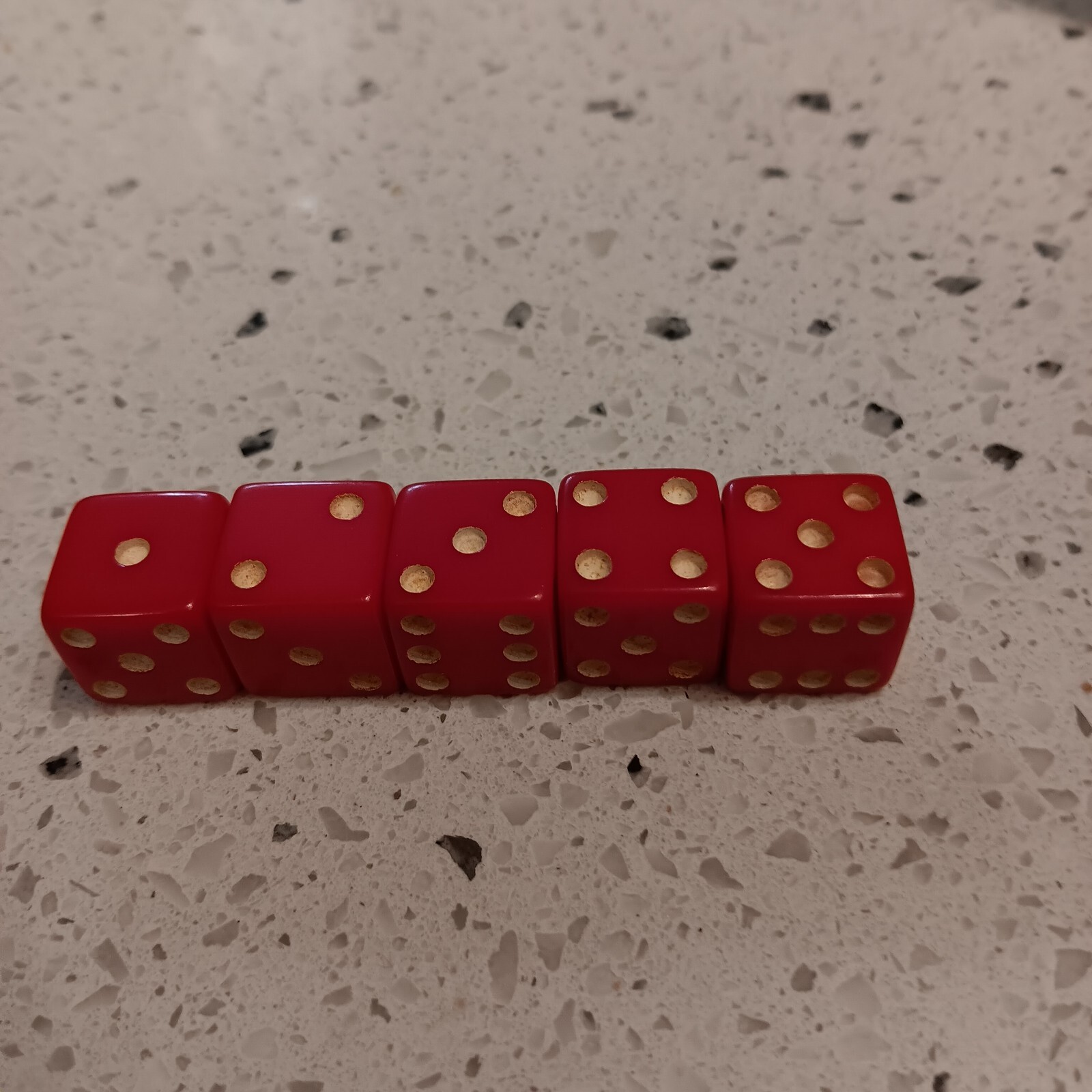 (5) Vintage Marbled Cherry Red Bakelite 1/2″ Rounded Corner Game Dice