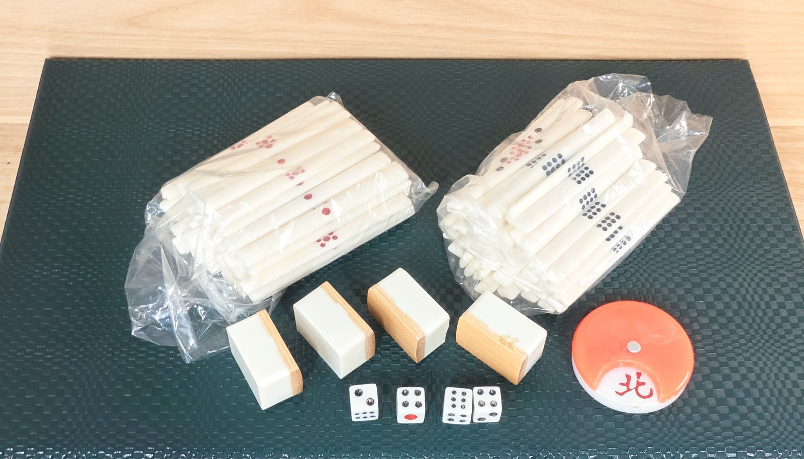 Vintage 1979 Chinese Mahjong Set Bamboo and Resin Tiles with Carrying Case