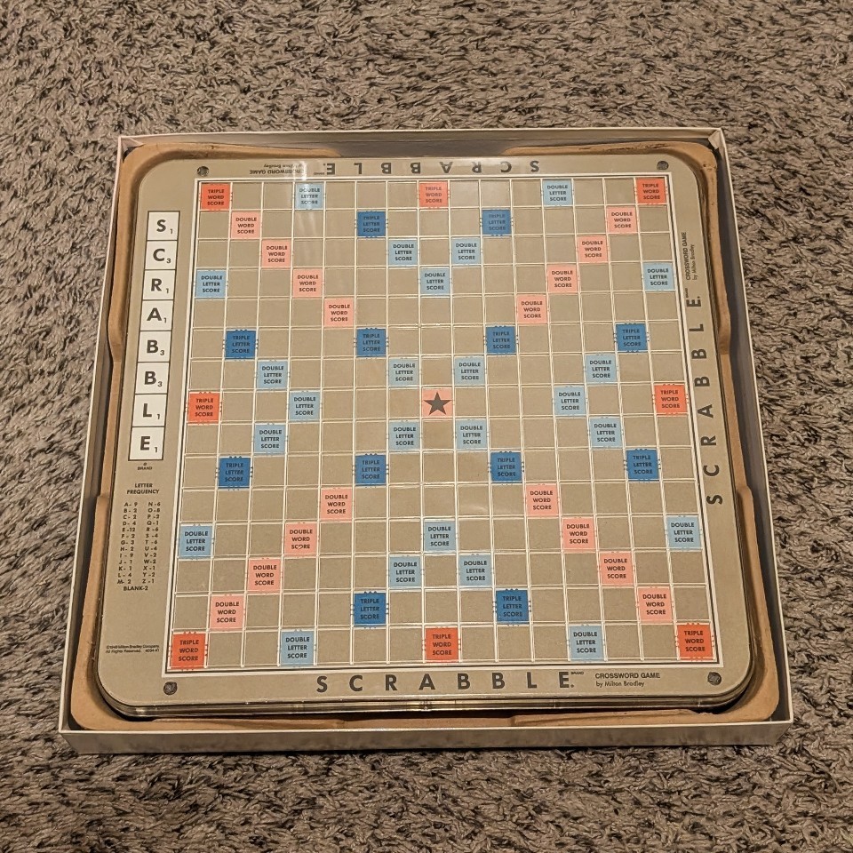 Scrabble Deluxe Edition Turntable Crossword Rotating Milton Bradley 1989 Complet